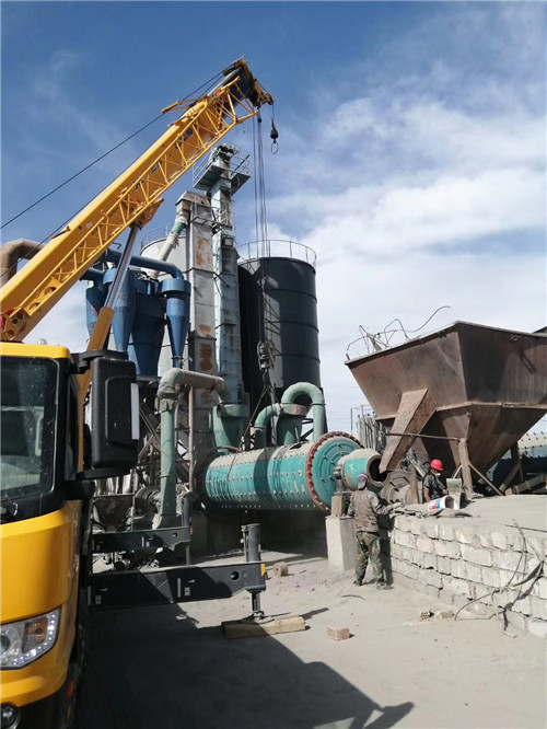临江市设备搬运等各类工程项目中，吊车起着关键作用