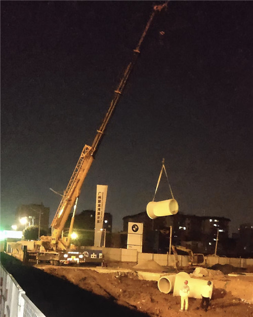 临江市“弯臂矫正”—— 吊车的 “形变补偿” 技术